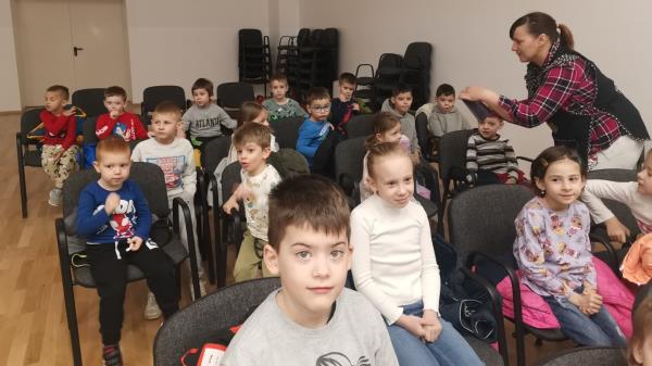 foto/IMG-1adbba84031280019f31ebc548f5a681-V