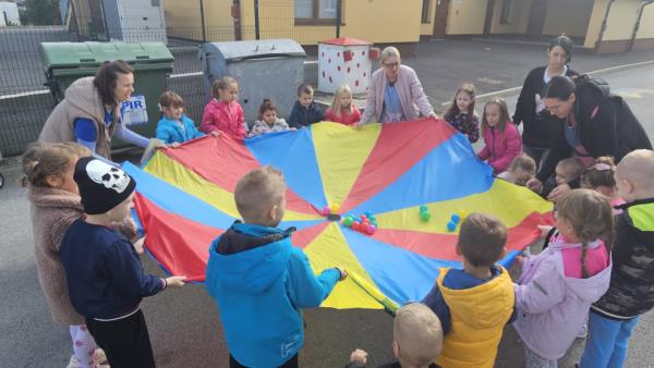 foto/IMG-71b015596f807c6719a3a33d54c075d7-V