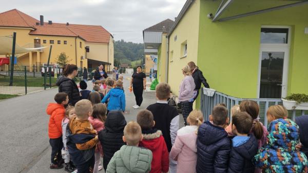 foto/IMG-806482a1227ce922d32d6b047f70bddd-V