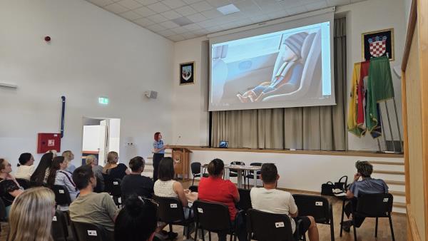 foto/IMG-89e89613cafd330f2178078d1a2d1d95-V