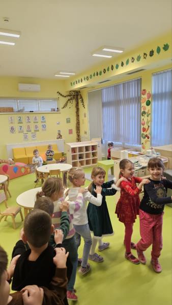 foto/IMG-909ce32919e733b8a878c54d9b5c555b-V