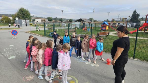 foto/IMG-958c04368b78cf7053662f9088530597-V