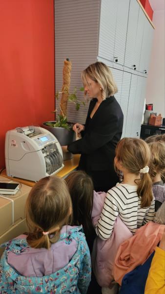 foto/IMG-9700b4fda1936369cc70b869b73f4974-V