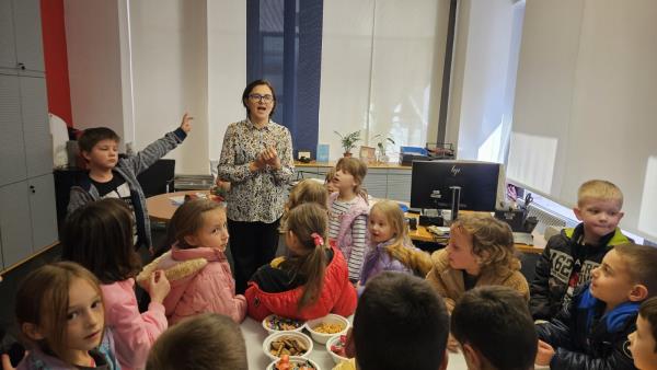 foto/IMG-98a12e168044867a6c60b57457c1fb63-V