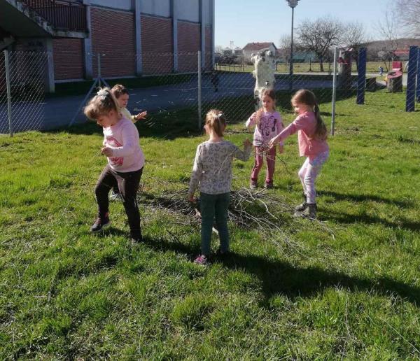 foto/školsko igralište 7