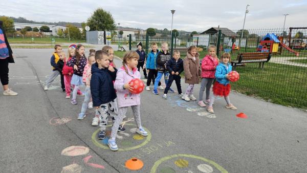 foto/IMG-bdb9411215295f313294a21081dfde5d-V