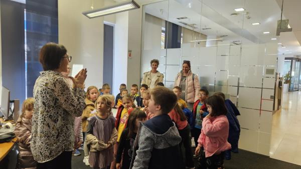 foto/IMG-ec39c7af1451b4a6586891156f36f639-V